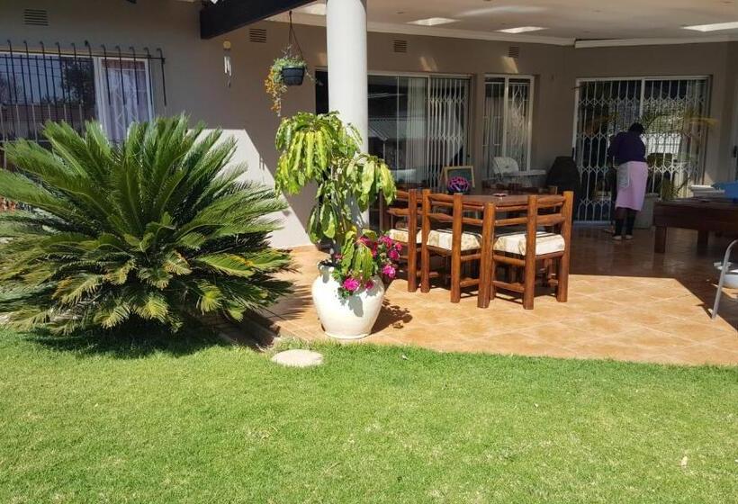 פנסיון 8 Ibis Lane Guest House