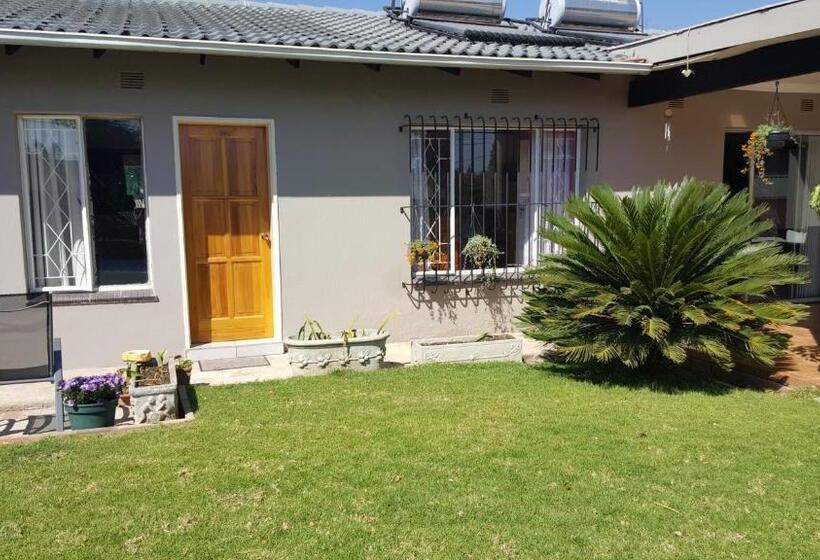 פנסיון 8 Ibis Lane Guest House