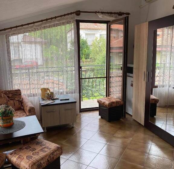 پانسیون Art Studio