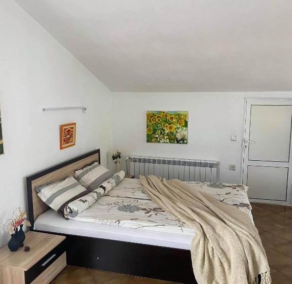 پانسیون Art Studio