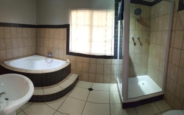 פנסיון Bellevue Manor Guest House