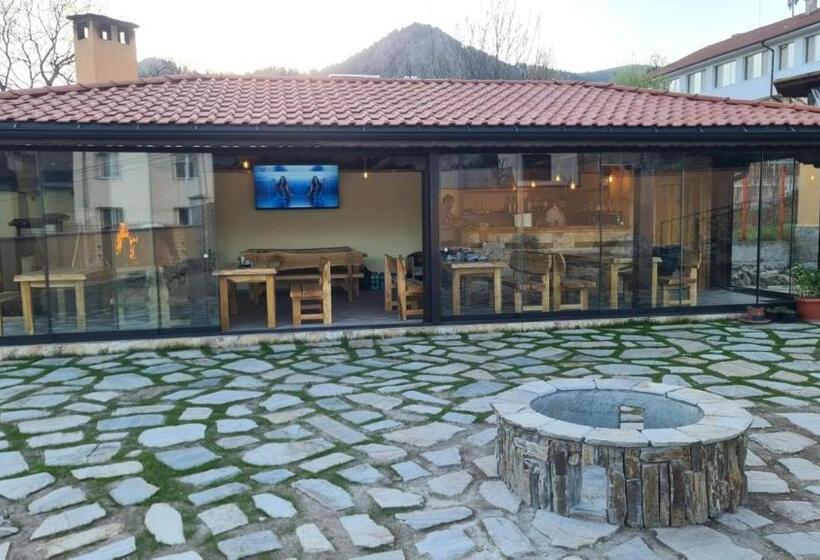 بنسيون Guesthouse Nefertiti