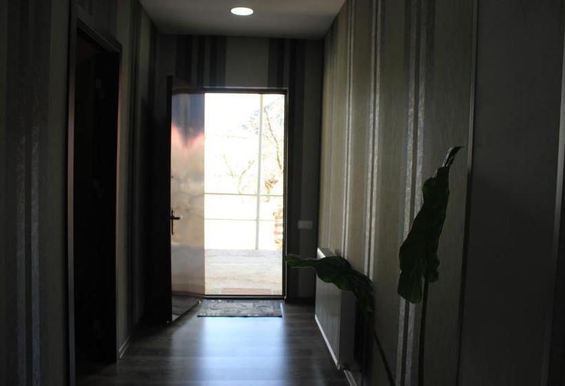 پانسیون Pompeius