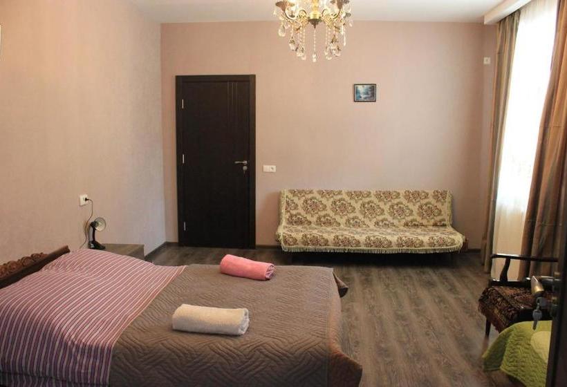 پانسیون Pompeius