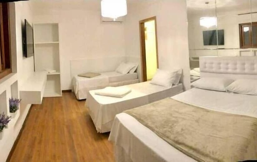 پانسیون Pousada Charm House