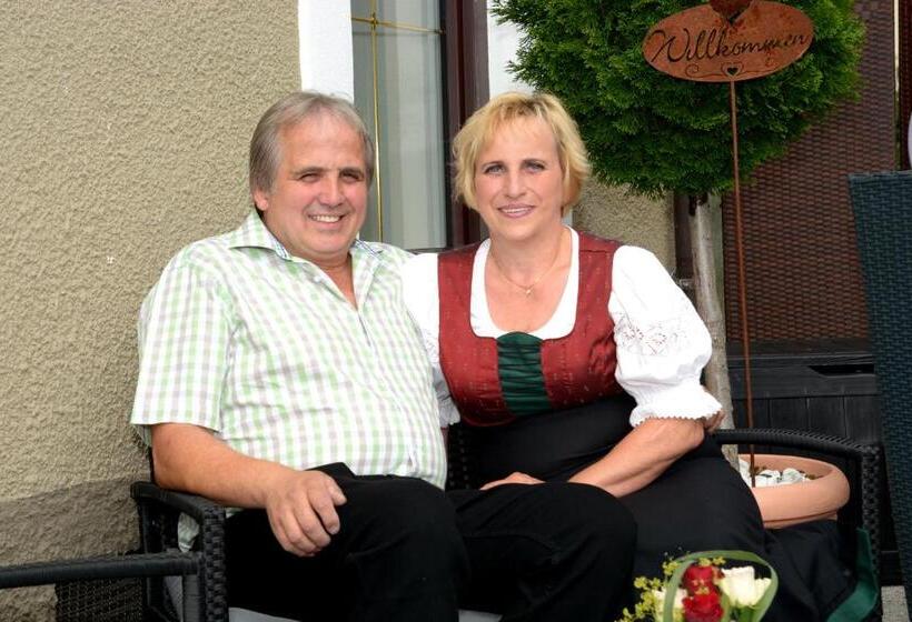 فندق صغير Landgasthof Buchner