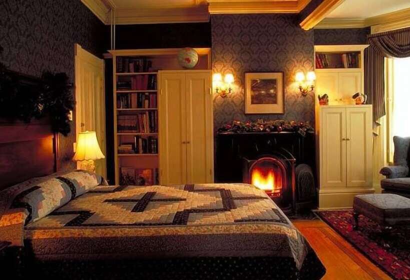 فندق صغير The Elmwood Heritage Inn