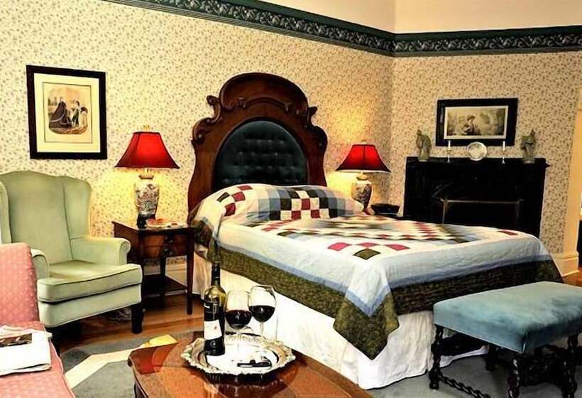 فندق صغير The Elmwood Heritage Inn