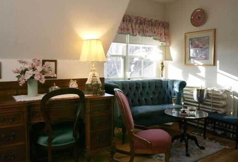 فندق صغير The Elmwood Heritage Inn