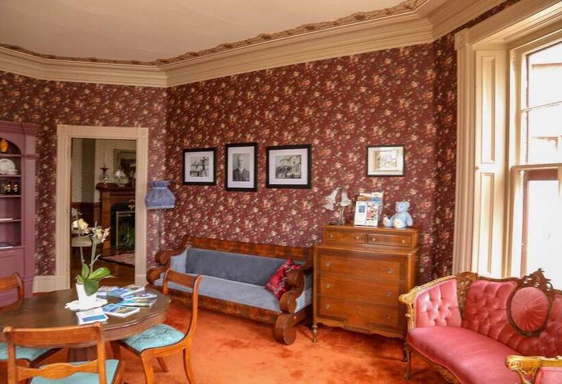 فندق صغير The Elmwood Heritage Inn