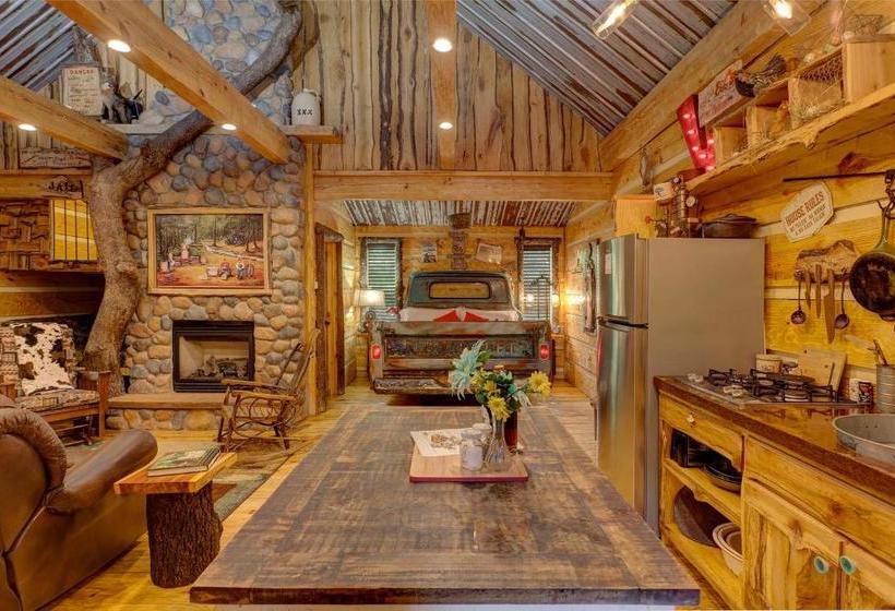 تختخواب و صبحانه Fox Pass Cabins