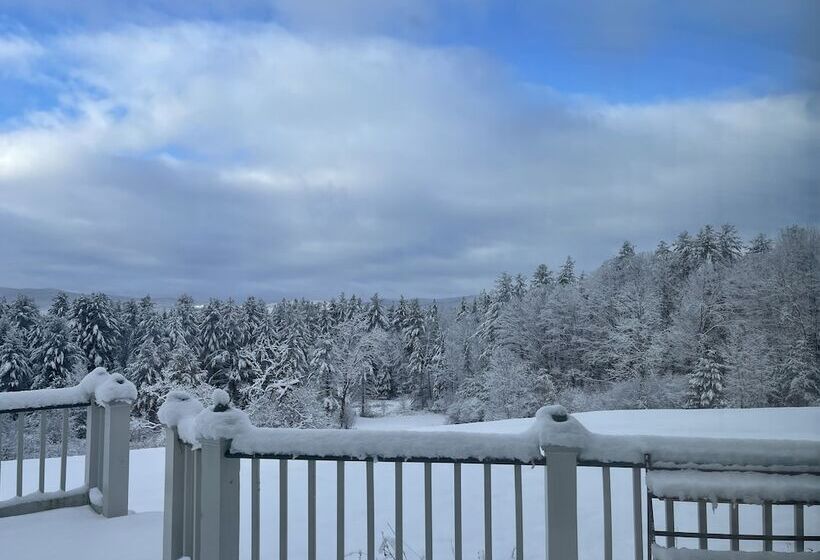 مبيت وإفطار High Hill Inn