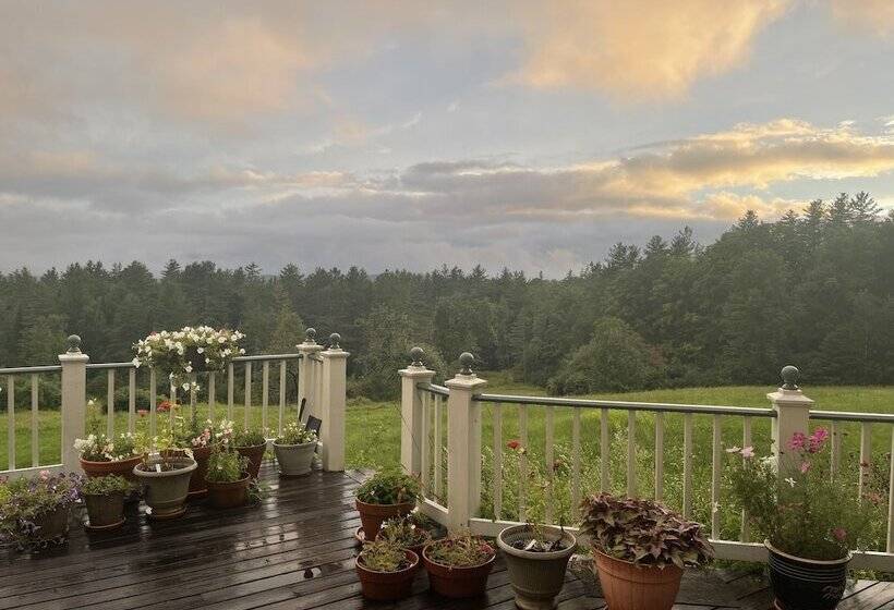 مبيت وإفطار High Hill Inn