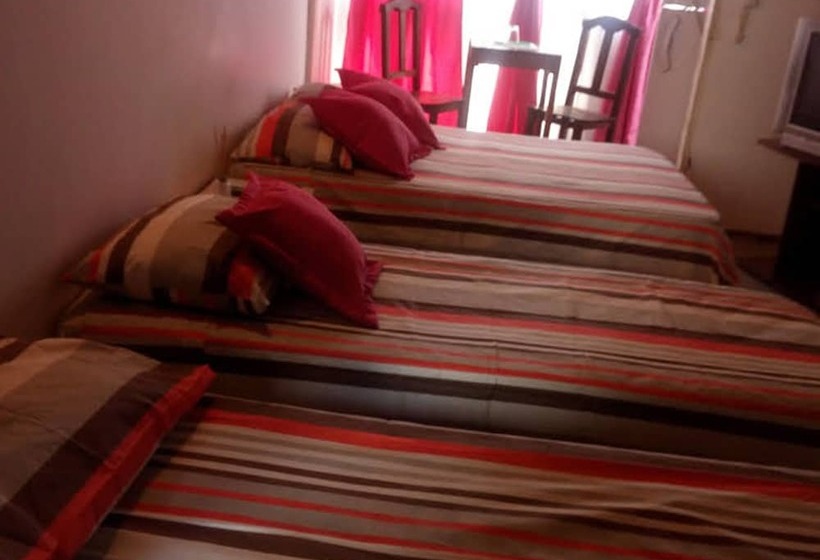 فندق Hostal Atix