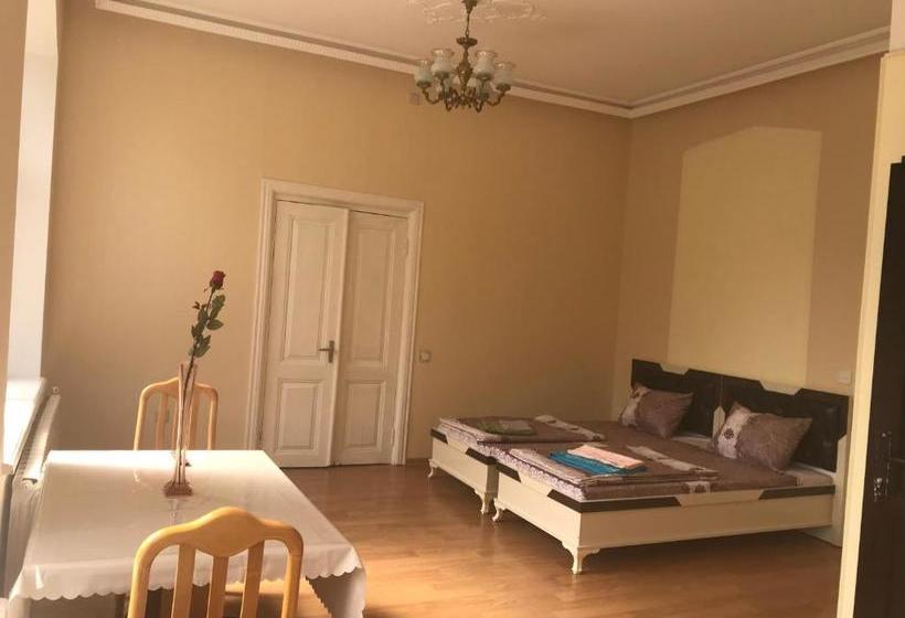 پانسیون Beaming_house