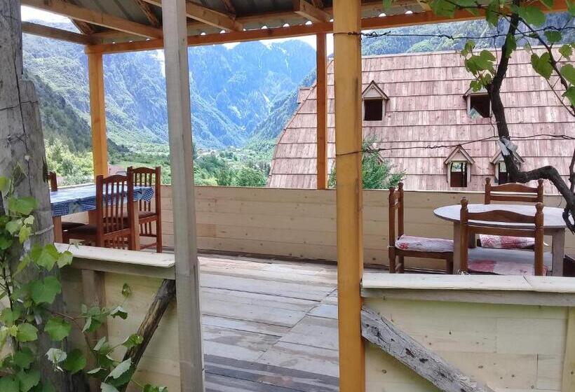 پانسیون Guesthouse Gjin Thana