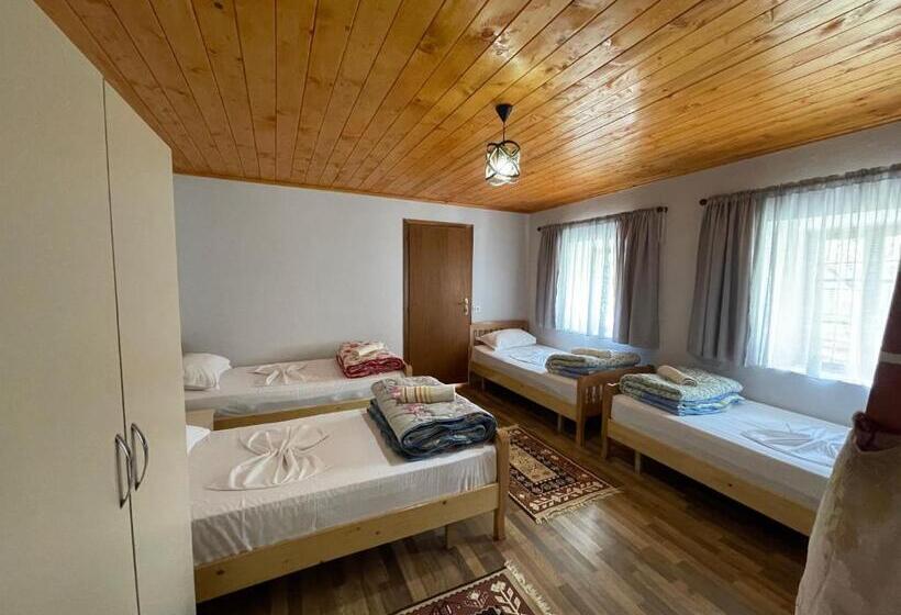 펜션 Guesthouse Gjin Thana