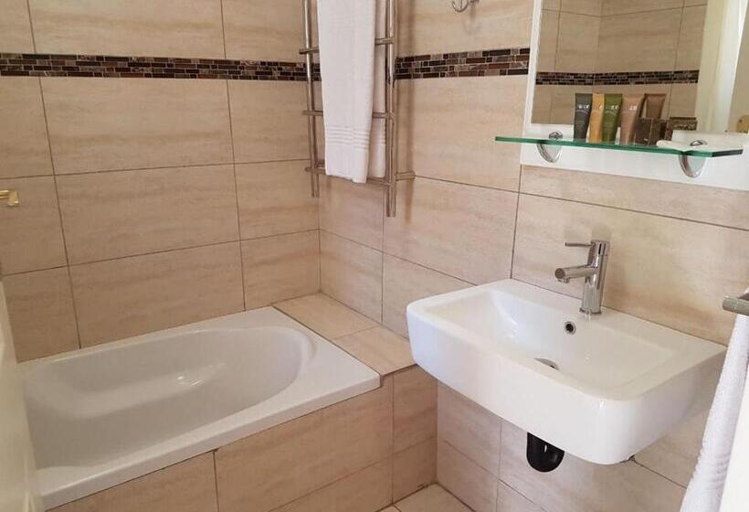 פנסיון Marlot Guest House