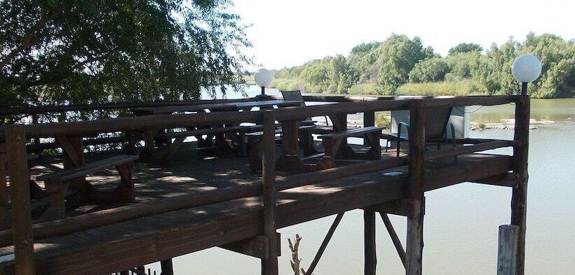 פנסיון Moonriver Guest House