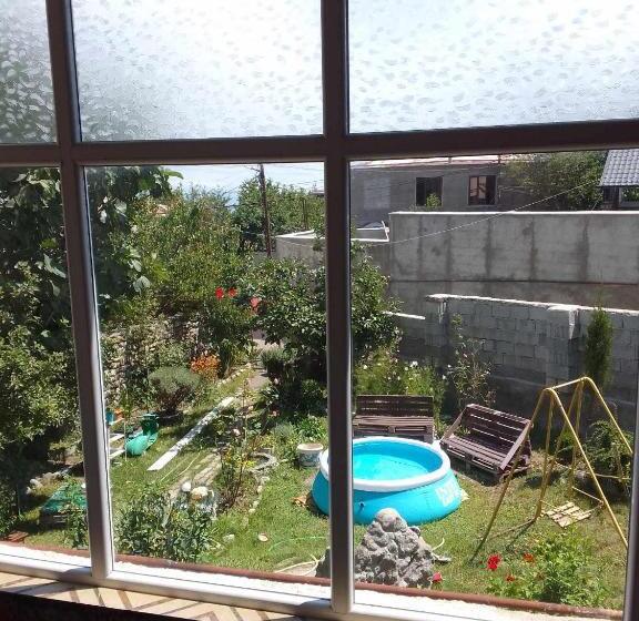 پانسیون Natia