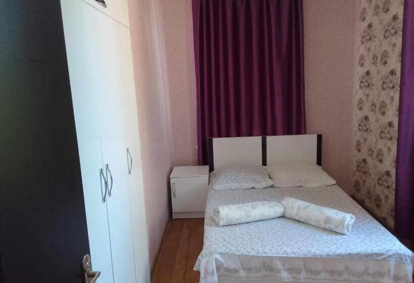 پانسیون Natia