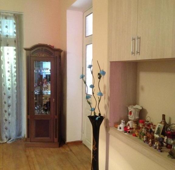 پانسیون Natia