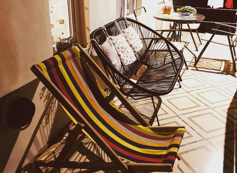 پانسیون Natia