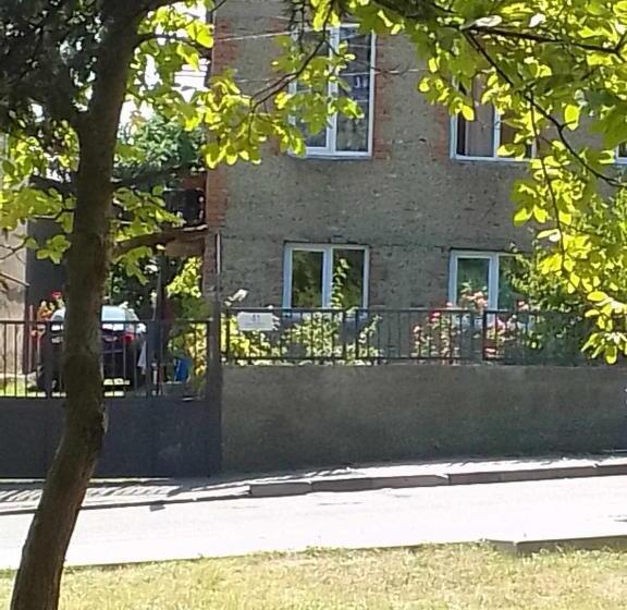 پانسیون Natia