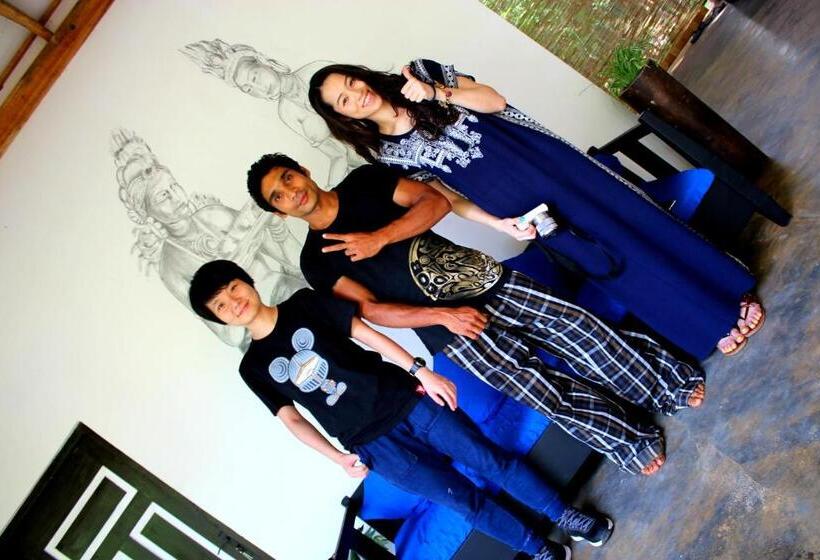 Пансион The Courtyard Villa