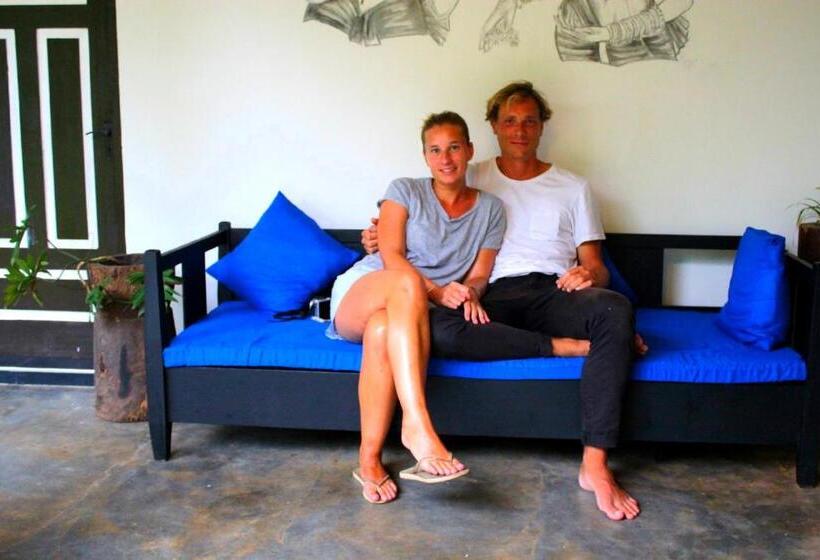 Пансион The Courtyard Villa