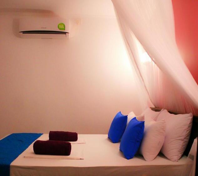 Пансион The Courtyard Villa