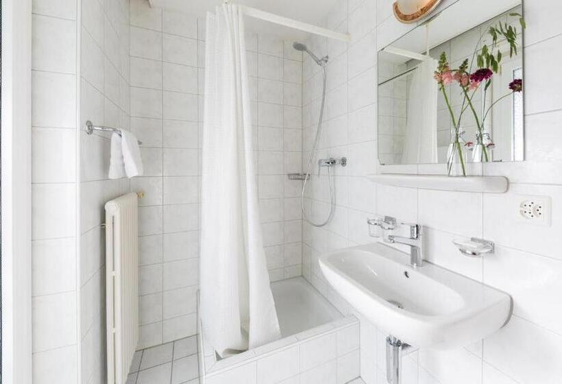 פנסיון Wanderlust Guesthouse