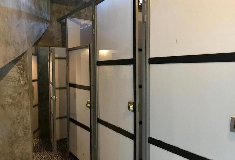 ユースホステル La Redonda Sayulita Hostal