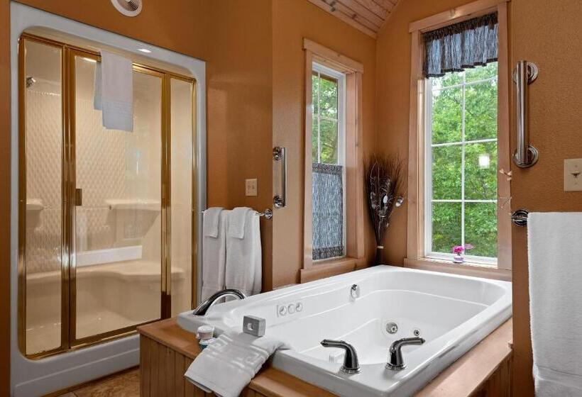 هاستل The Woods Cabins