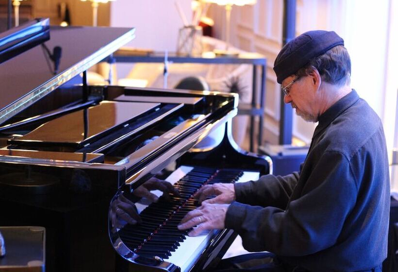 The Elizabeth Hotel, Autograph Collection