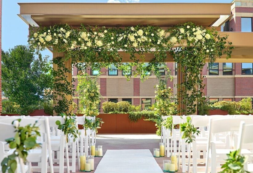 The Elizabeth Hotel, Autograph Collection