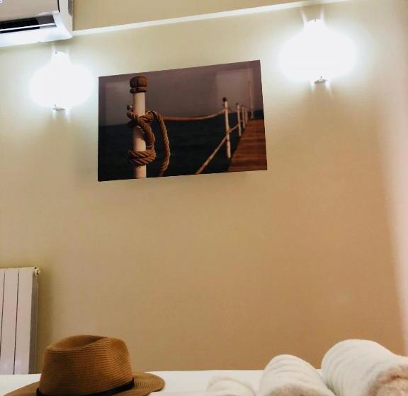 膳宿费 Anna By The Sea