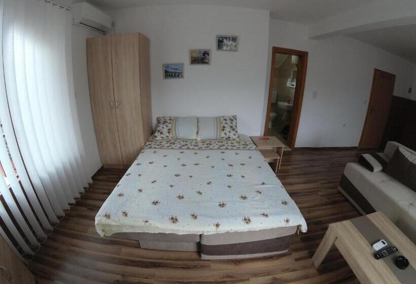 پانسیون Apartment And Rooms Konak