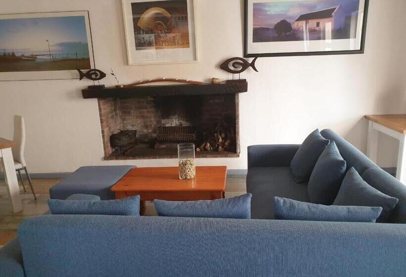 بنسيون Bluesky Arniston Guest House