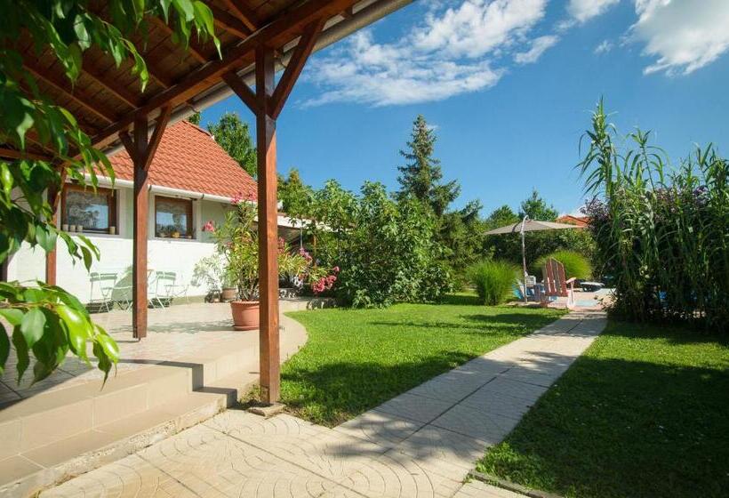 פנסיון Casa Lavanda