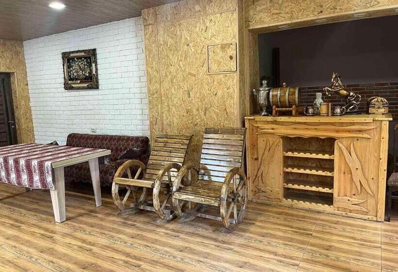 ペンション Guest House Eco Oldijevan