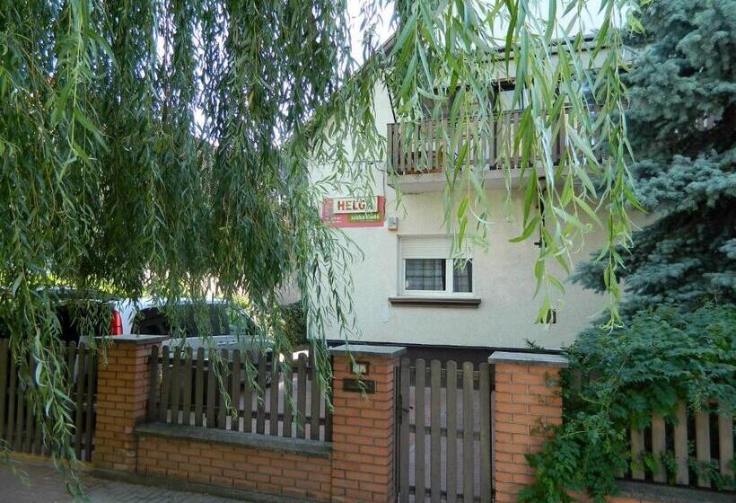 פנסיון Helga Vendégház