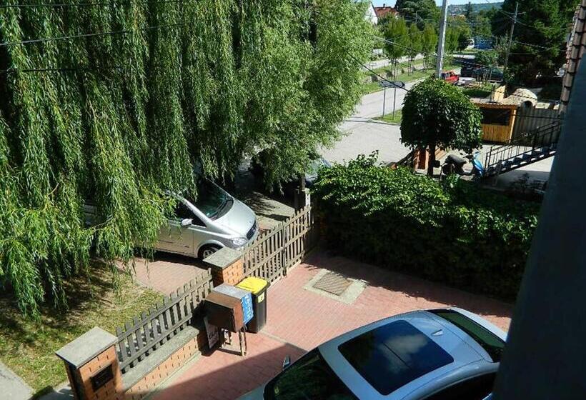 פנסיון Helga Vendégház