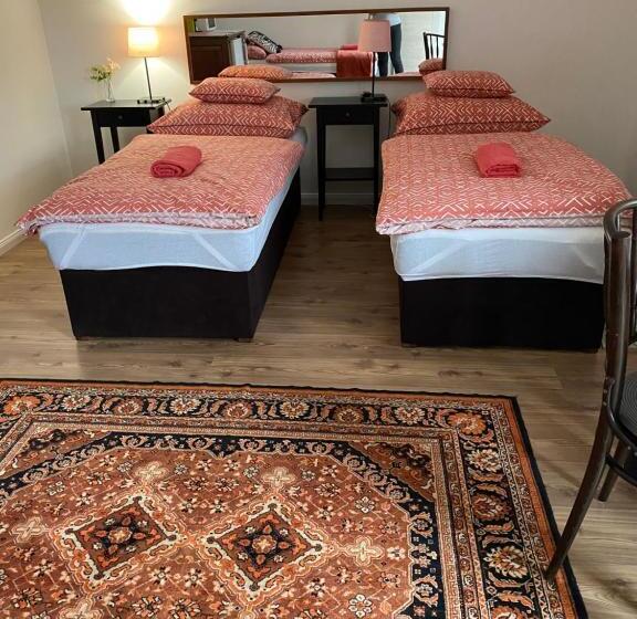 פנסיון Helga Vendégház