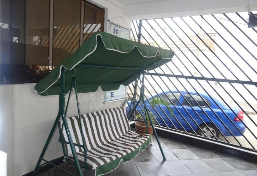 ペンション Hospedaje Wankko