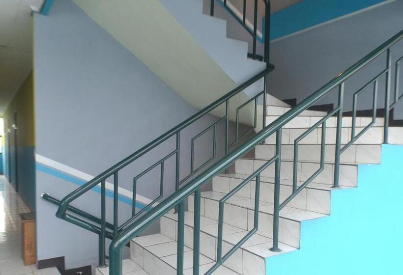 بنسيون Istana Bungur