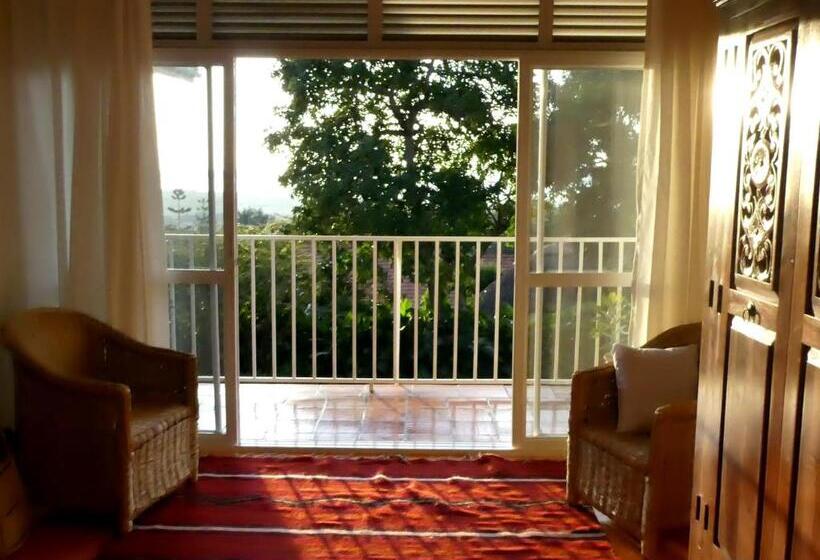 پانسیون Pineapple Guest House Entebbe