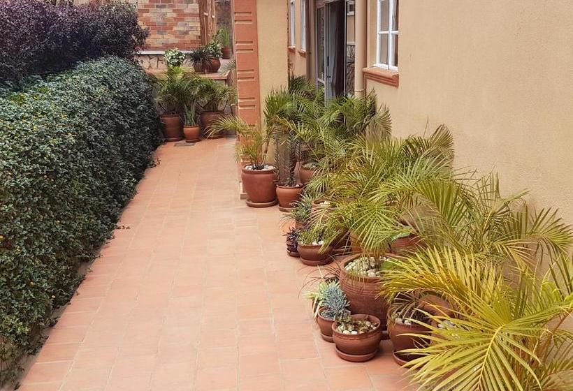 پانسیون Pineapple Guest House Entebbe
