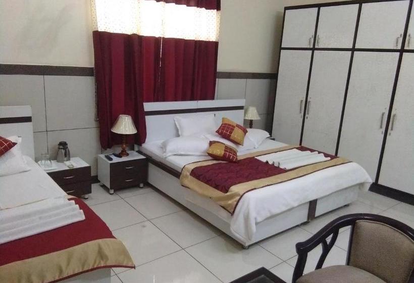 פנסיון Primrose  And Restaurant