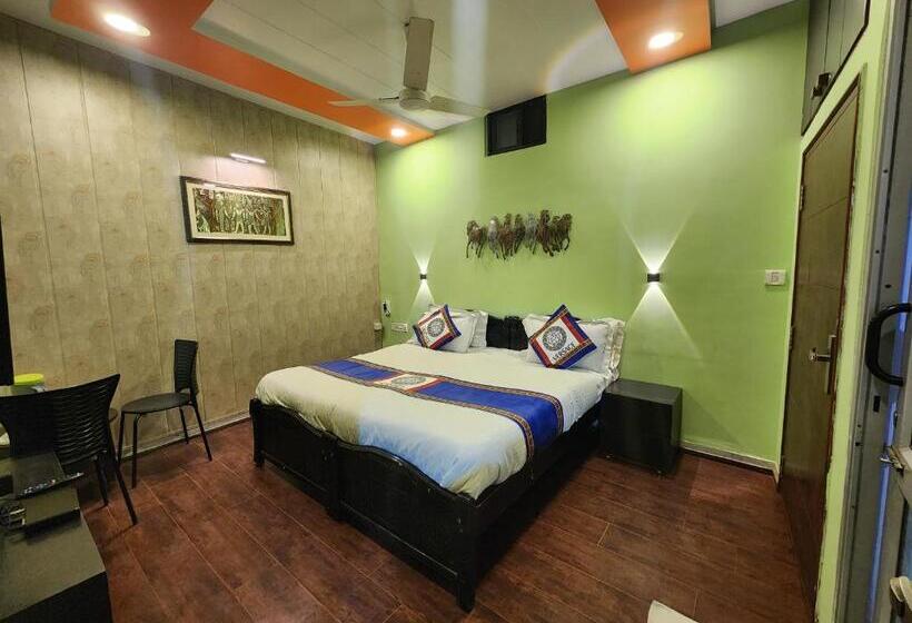 بنسيون Shaleen Elegance Homestay Nakki Lake 400 Meters